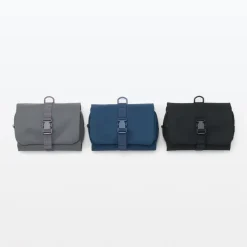 Hanging Case with Pouch
