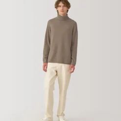 Labo Men's Natural Cashmere Turtleneck Sweater
