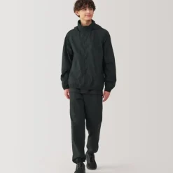 Men's Water Repellent Nylon Packable Windbreaker