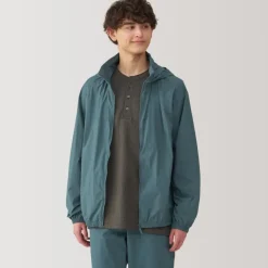 Men's Water Repellent Nylon Packable Windbreaker