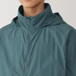 Men's Water Repellent Nylon Packable Windbreaker