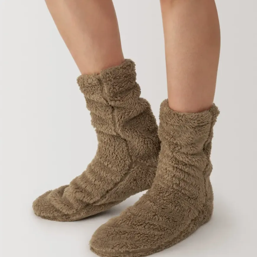 Right Angle Boa Fleece Cozy Socks