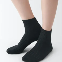 Right Angle Loose Top Ribbed Short Socks