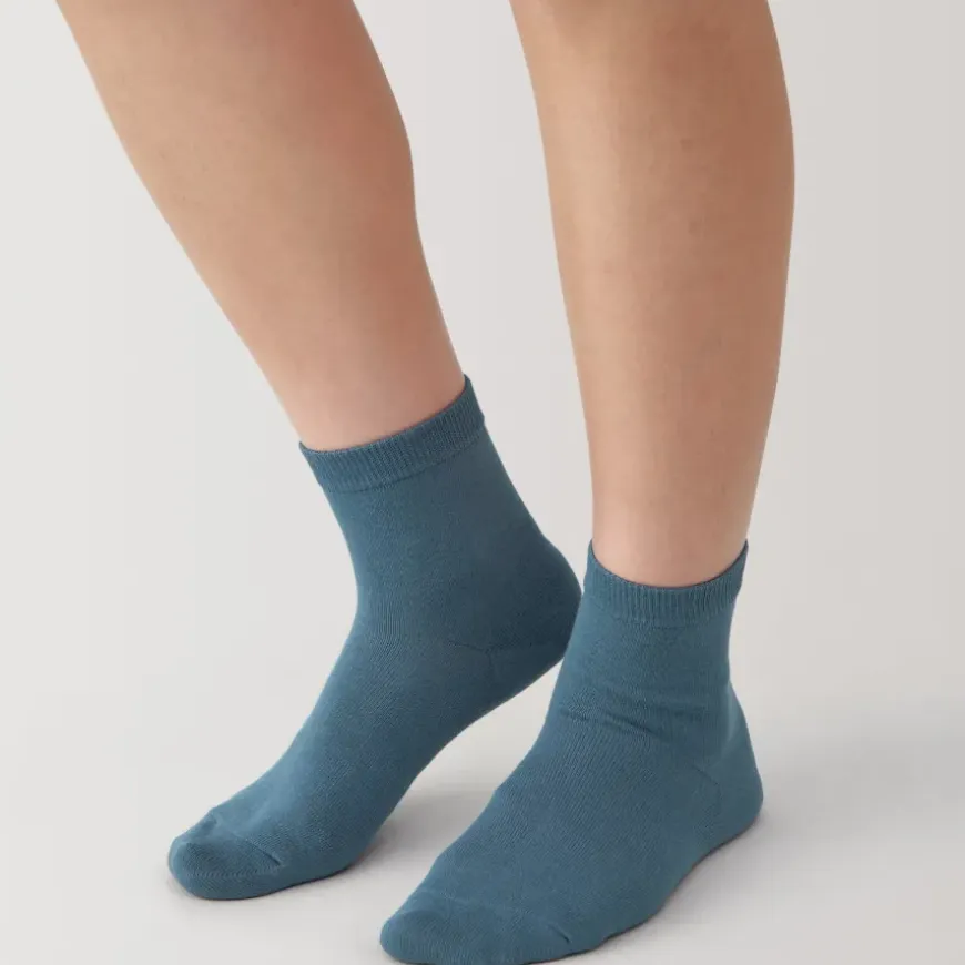 Right Angle Loose Top Short Socks