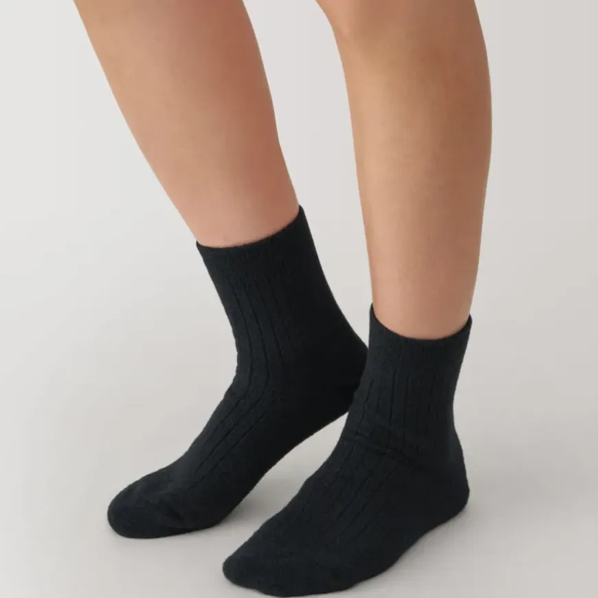 Right Angle Loose Top Short Socks