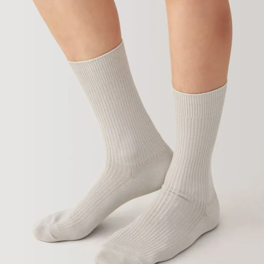 Right Angle Ribbed Socks