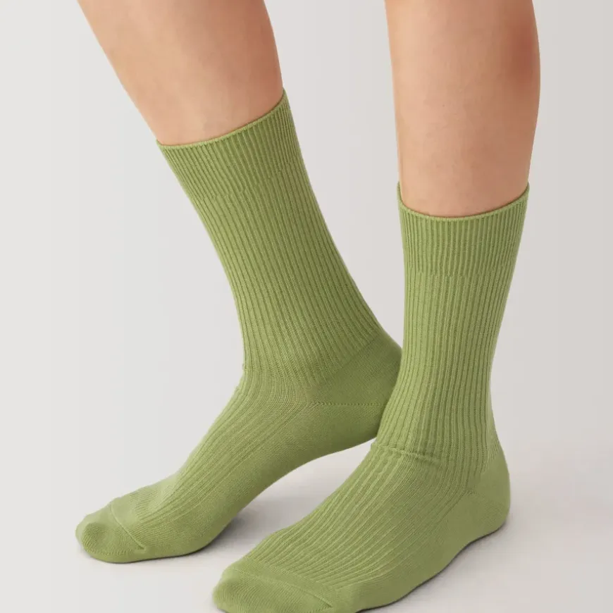 Right Angle Ribbed Socks
