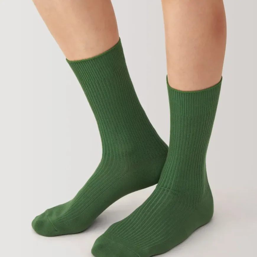 Right Angle Ribbed Socks