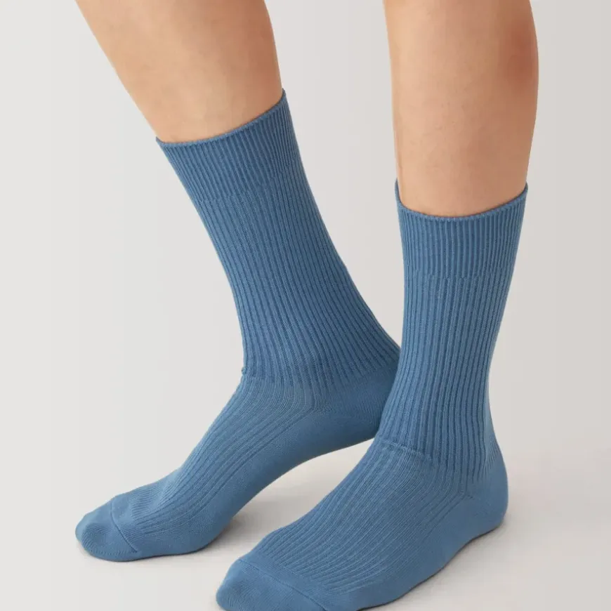 Right Angle Ribbed Socks