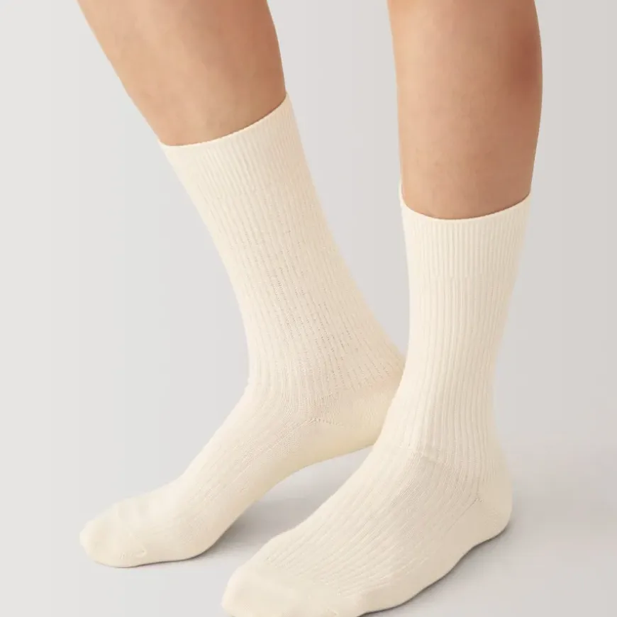 Right Angle Ribbed Socks