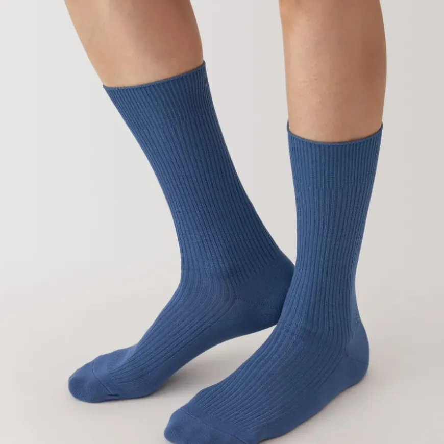 Right Angle Ribbed Socks