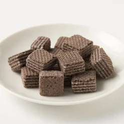 Small Cocoa Wafers with Vanilla Cream
