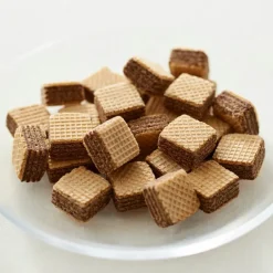 Small Wafers with Chocolate Cream