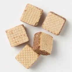 Small Wafers with Chocolate Cream