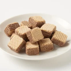 Small Wafers with Chocolate Cream