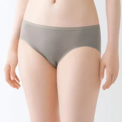 Women's Smooth Low-Rise Shorts