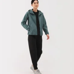 Women's Water Repellent Pocket-Sized Jacket