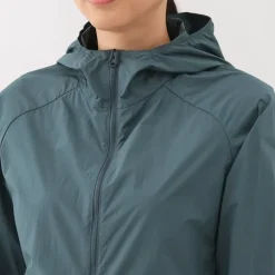 Women's Water Repellent Pocket-Sized Jacket